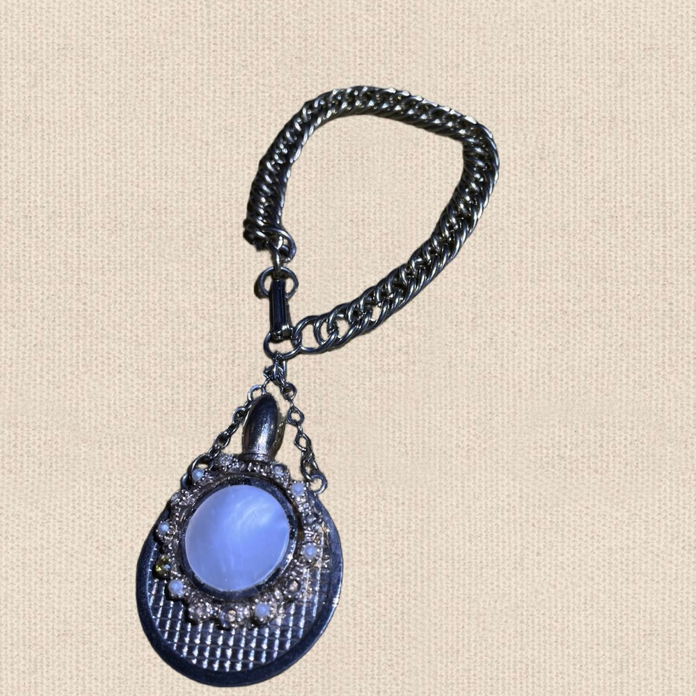 Vintage Silver Pendant Bracelet for Special Powder